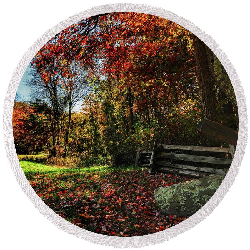 Skyline Drive Round Beach Towel featuring the photograph Shenandoah Fall by Randy Rogers