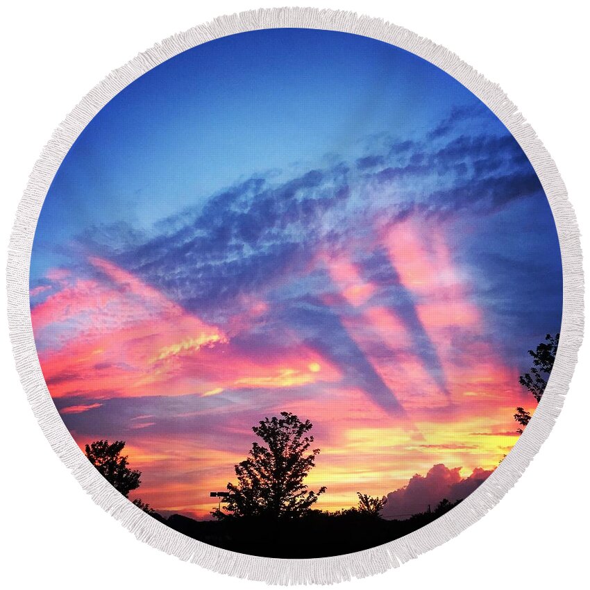 Sky Round Beach Towel featuring the photograph Showtime Sunset by Jason Nicholas