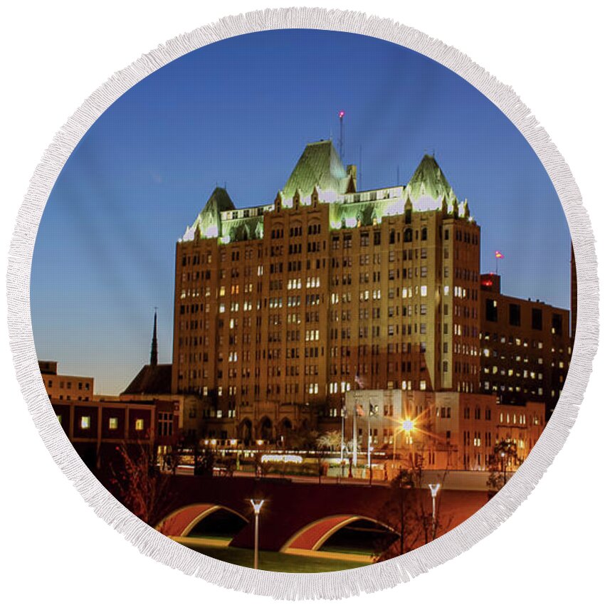St. Louis Round Beach Towel featuring the photograph Saint Louis University Med Center by Holly Ross