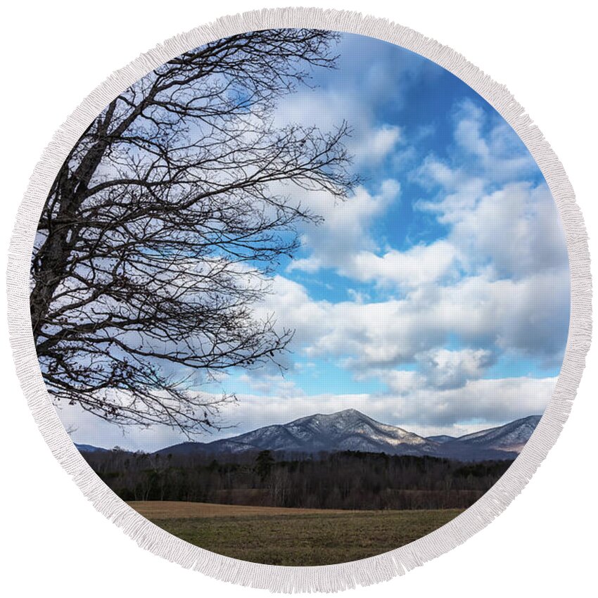 Peaks Of Otter Round Beach Towel featuring the photograph Snow in the high mountains by Steve Hurt