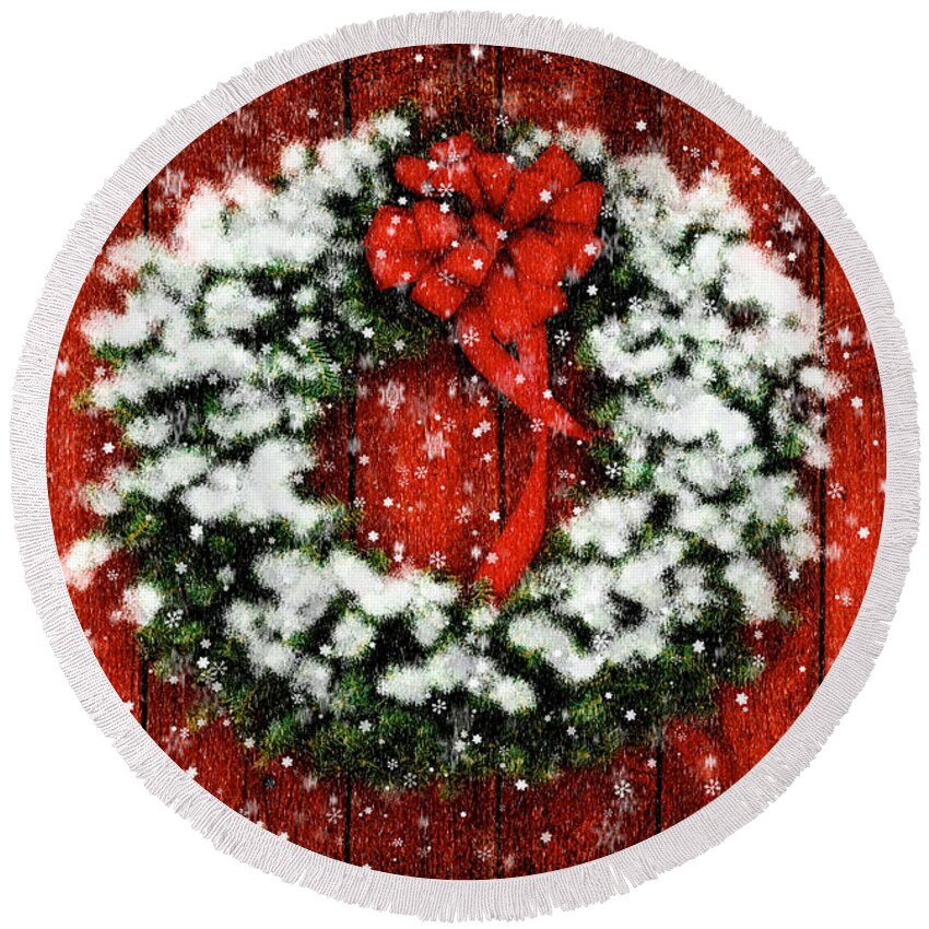 Christmas Round Beach Towel featuring the photograph Snowy Christmas Wreath by Lois Bryan