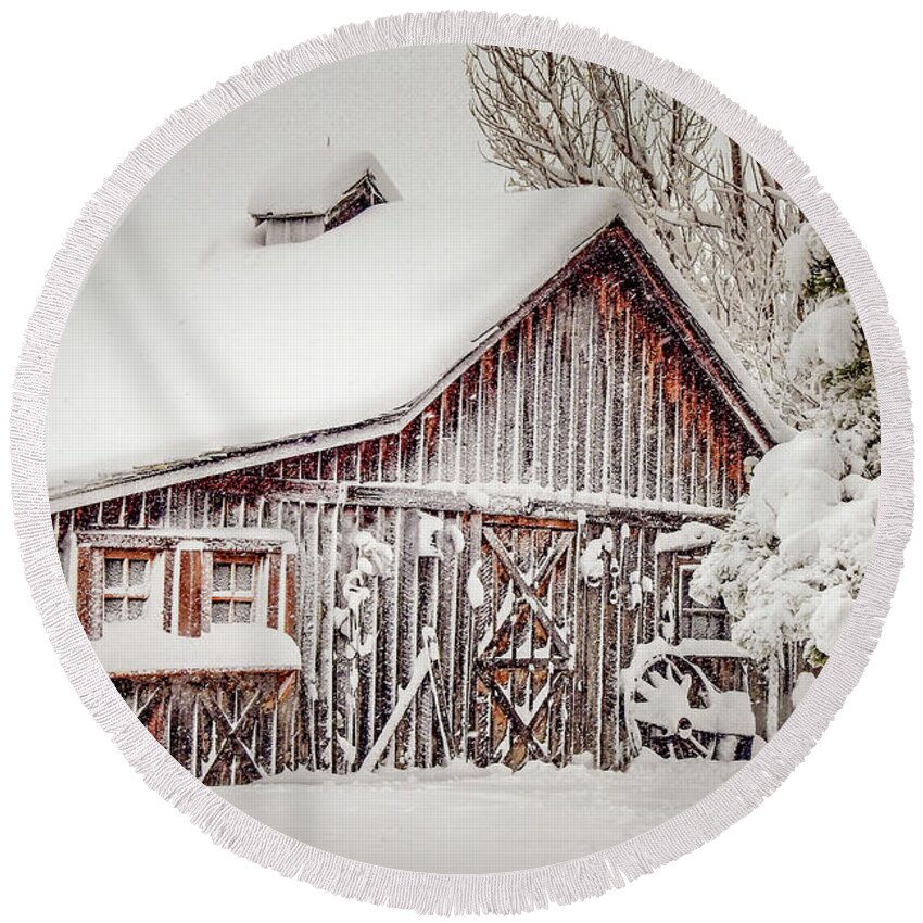 Antiques Round Beach Towel featuring the photograph Snowy Country Barn by Dawn Key