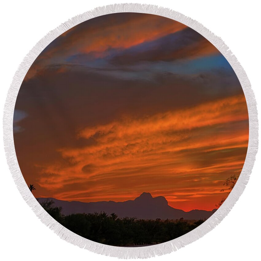 Arizona Round Beach Towel featuring the photograph Sombrero Peaks Sunset h9 by Mark Myhaver