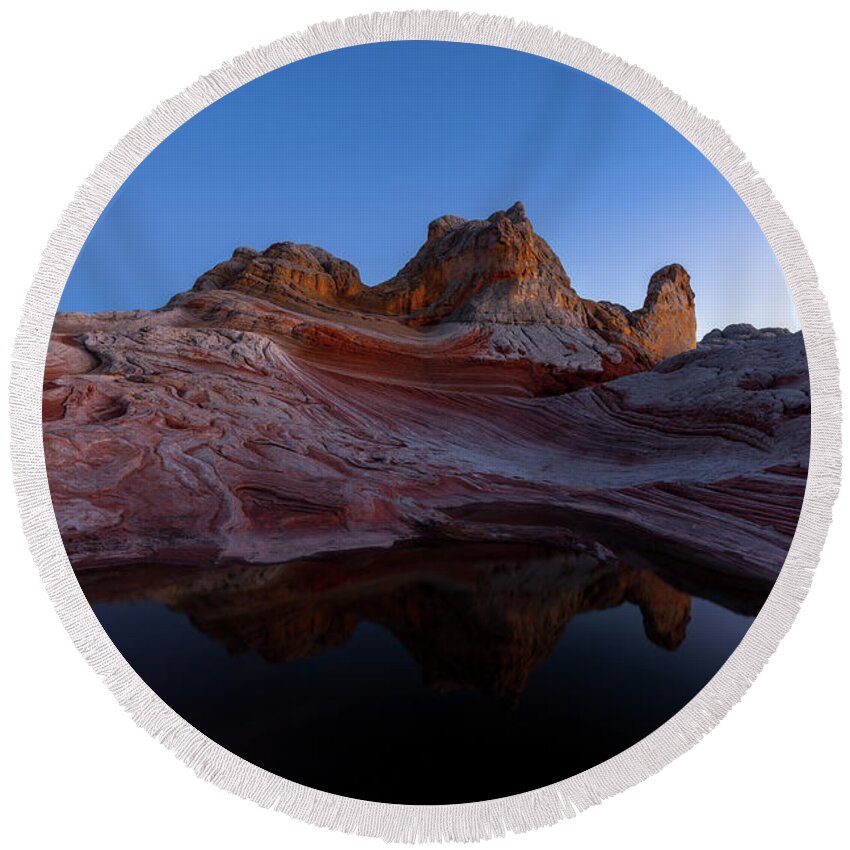 White Pocket Round Beach Towel featuring the photograph Song of the Desert by Dustin LeFevre