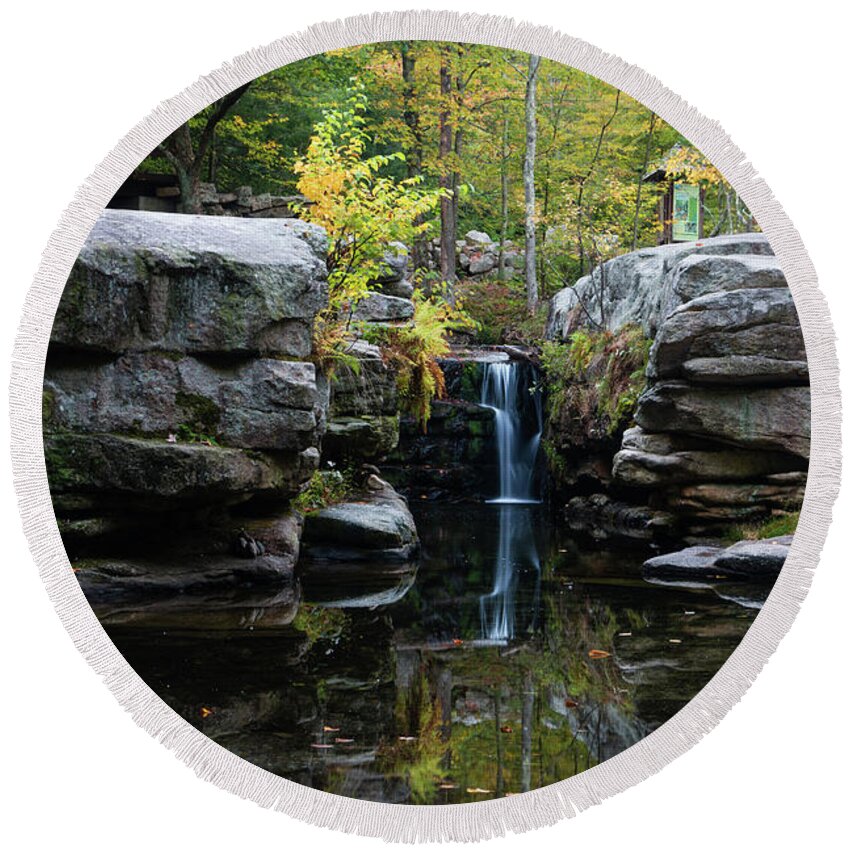 Waterfall Round Beach Towel featuring the photograph Split Rock in October #1 by Jeff Severson