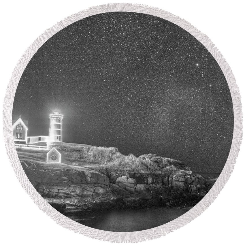 Nubble Round Beach Towel featuring the photograph Starry Sky of the Nubble Light in York ME Cape Neddick Black and White by Toby McGuire