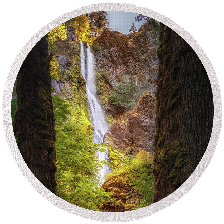 Columbia River Gorge Round Beach Towel featuring the photograph Starvation Falls by Sylvia J Zarco