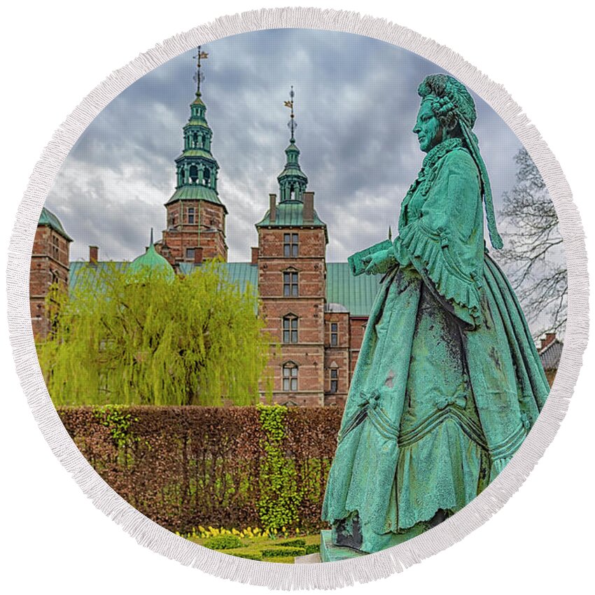 Denmark Round Beach Towel featuring the photograph Statue at Rosenborg Castle by Antony McAulay