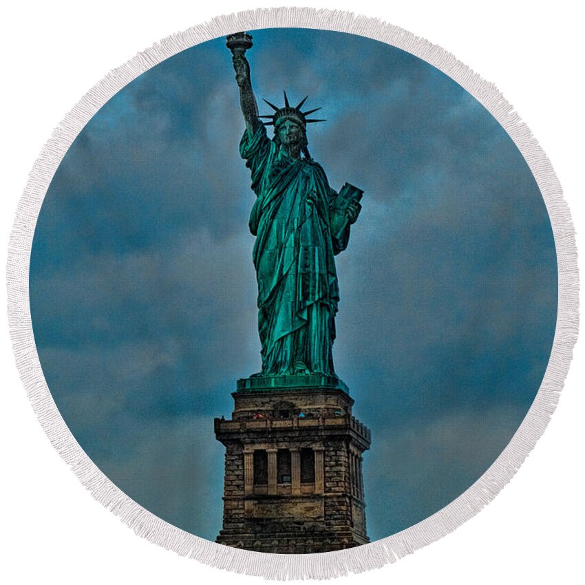 Liberty Round Beach Towel featuring the photograph Statue of Liberty on a Stormy Day by Roberta Kayne