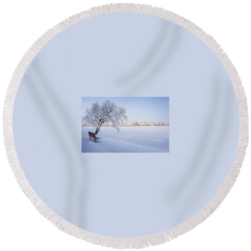 Winter Round Beach Towel featuring the photograph Stay a While by Sandra Parlow
