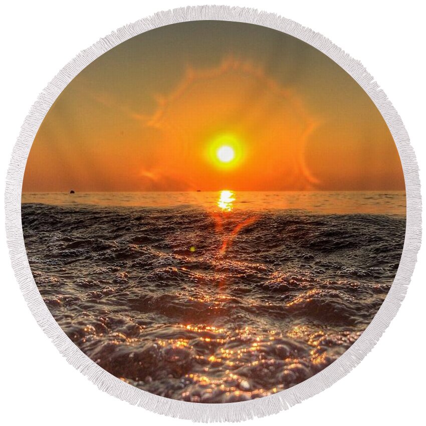 Sunset Round Beach Towel featuring the photograph Sunburst Sundown by Nick Heap