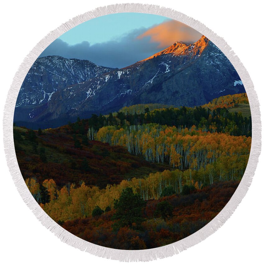 Dallas Round Beach Towel featuring the photograph Sunrise at Dallas Divide during Autumn by Jetson Nguyen