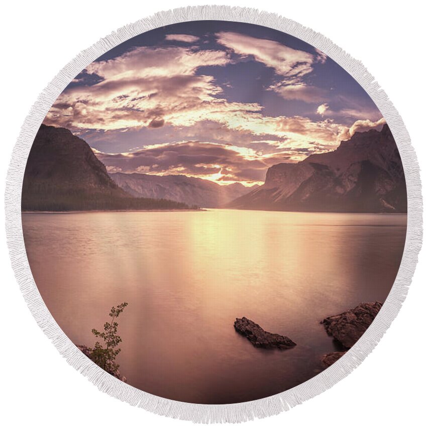 America Round Beach Towel featuring the photograph Sunrise at Lake Minnewanka by William Lee