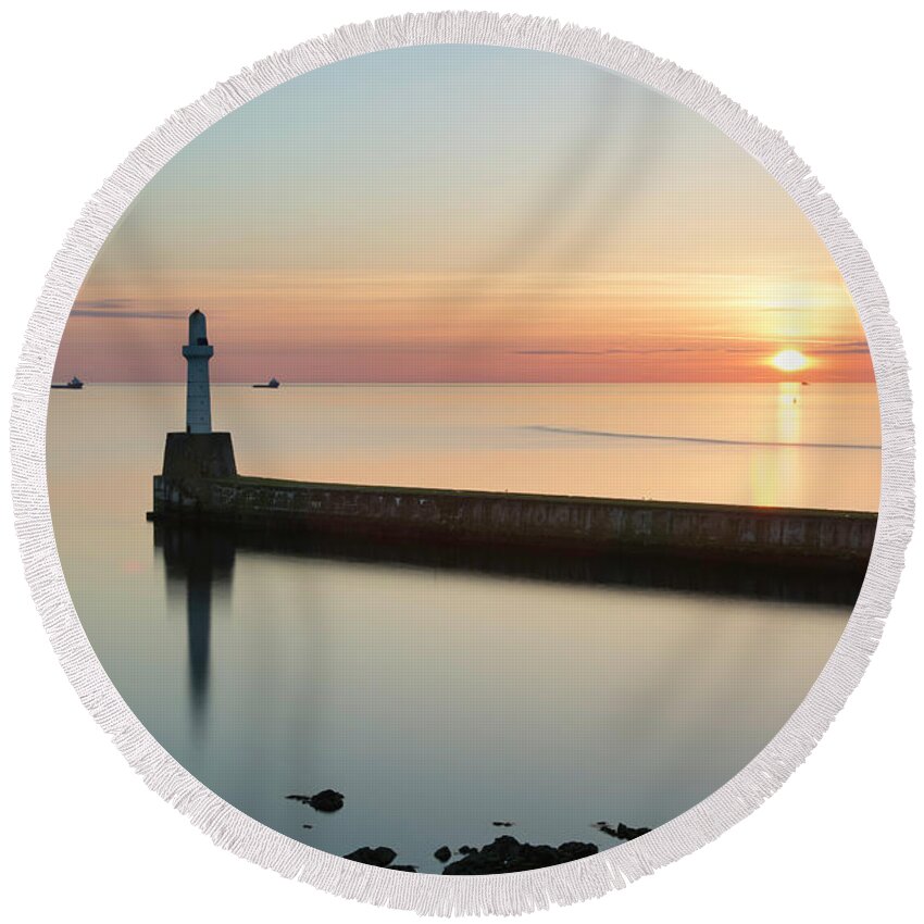 Aberdeen Round Beach Towel featuring the photograph Sunrise behind South Breakwater by Veli Bariskan
