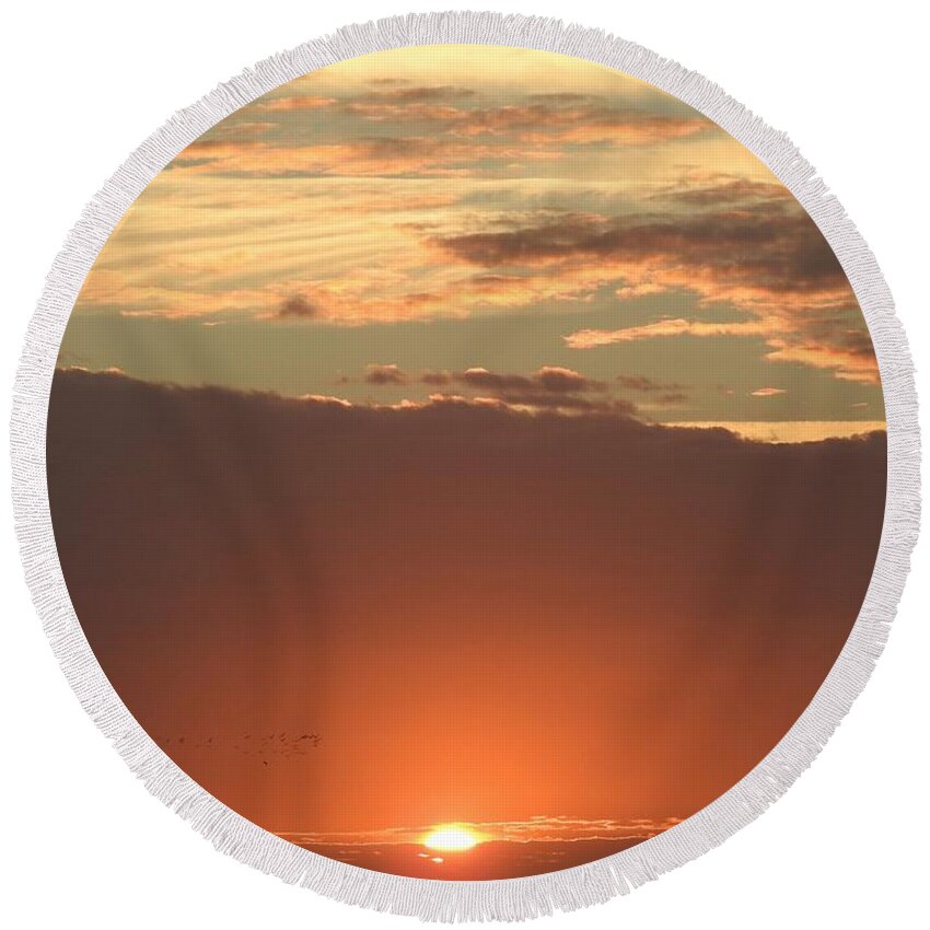 Ocean Round Beach Towel featuring the photograph Sunrise On Horizon by Jan Gelders