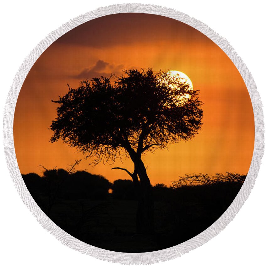 2018 Round Beach Towel featuring the photograph Sunrise on the Mara by Tim Stanley