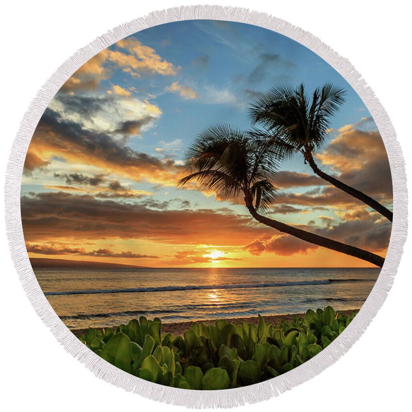 Sunset Round Beach Towel featuring the photograph Sunset In Kaanapali by James Eddy