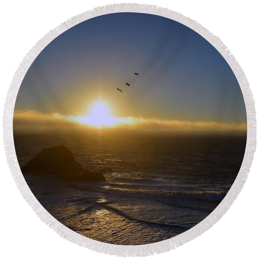 Photo Round Beach Towel featuring the photograph Sunset in San Francisco by Dragan Kudjerski