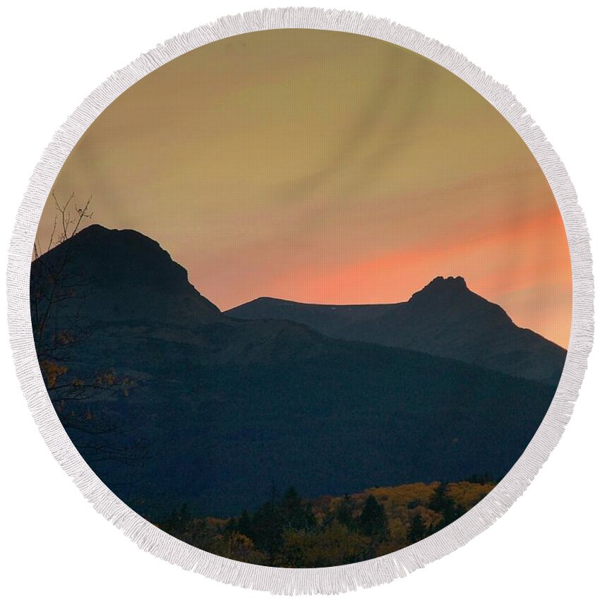 Mountains Round Beach Towel featuring the photograph Sunset Mountain Silhouette by Tracey Vivar