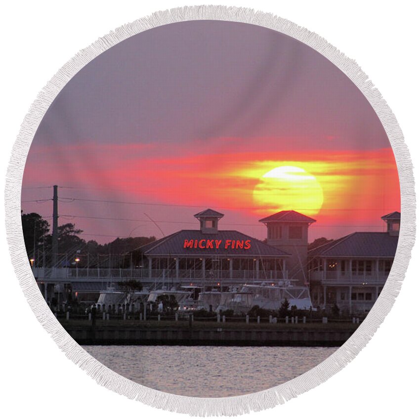 Micky Fins Restaurant Round Beach Towel featuring the photograph Sunset on Micky Fins by Robert Banach
