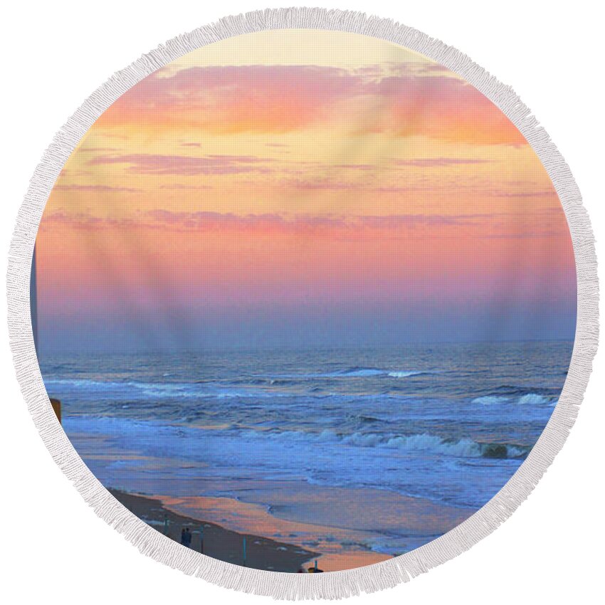 Sunset Round Beach Towel featuring the photograph Sunset On The Beach by CHAZ Daugherty