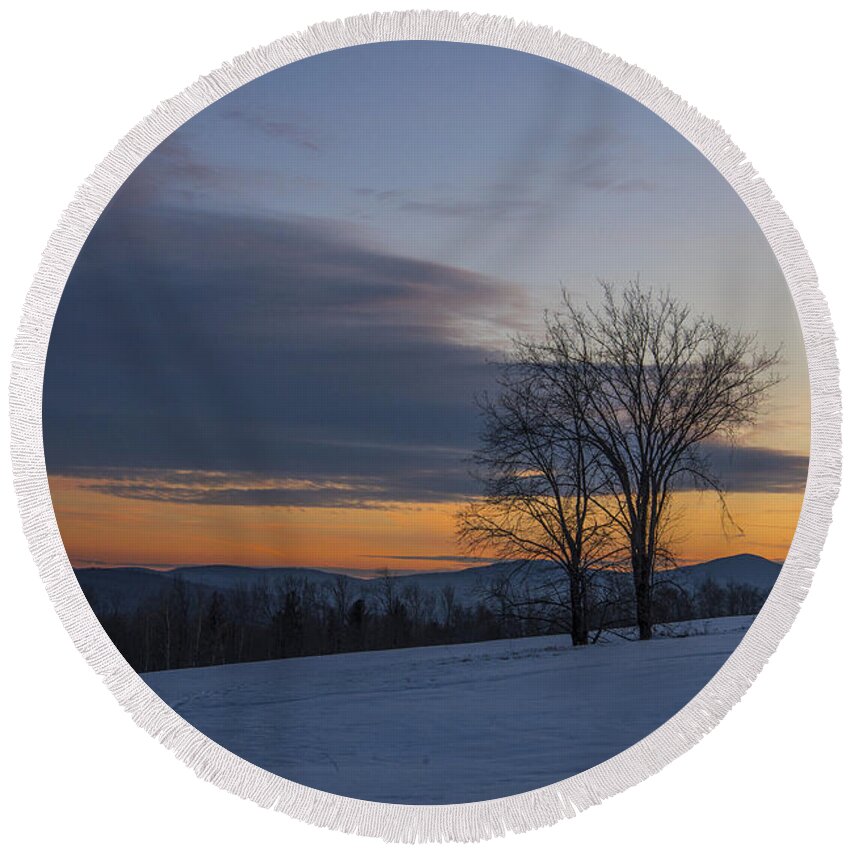 Mountains Round Beach Towel featuring the photograph Sunset Solitude by Alana Ranney