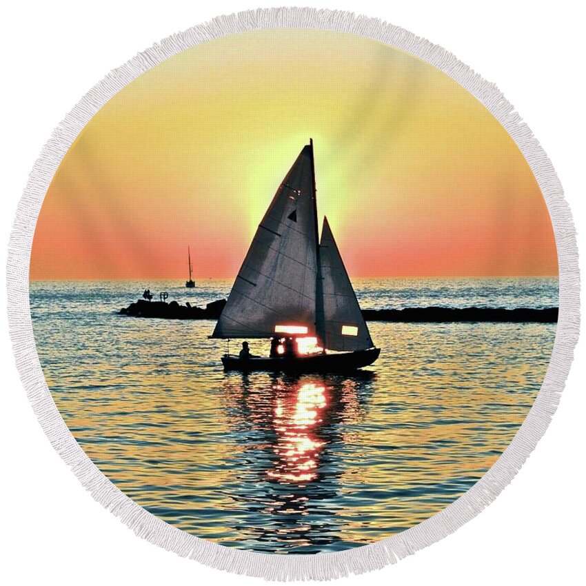 Sailing Round Beach Towel featuring the photograph Sunsets Glow by Frozen in Time Fine Art Photography