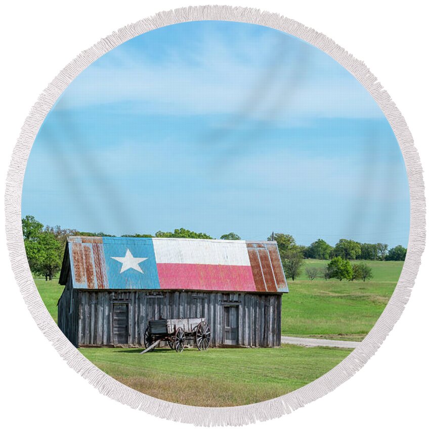 Texas Round Beach Towel featuring the photograph Texas Barn by Paul Quinn