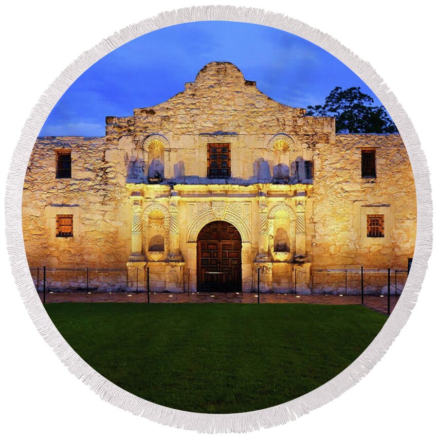 Alamo Round Beach Towel featuring the photograph The Alamo by Roxie Crouch