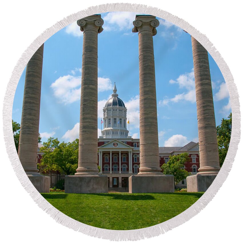 Missouri Round Beach Towel featuring the photograph The Columns by Steve Stuller