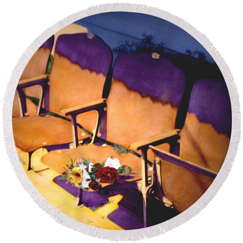 Hand Painted Round Beach Towel featuring the photograph The Courting by Joe Hoover