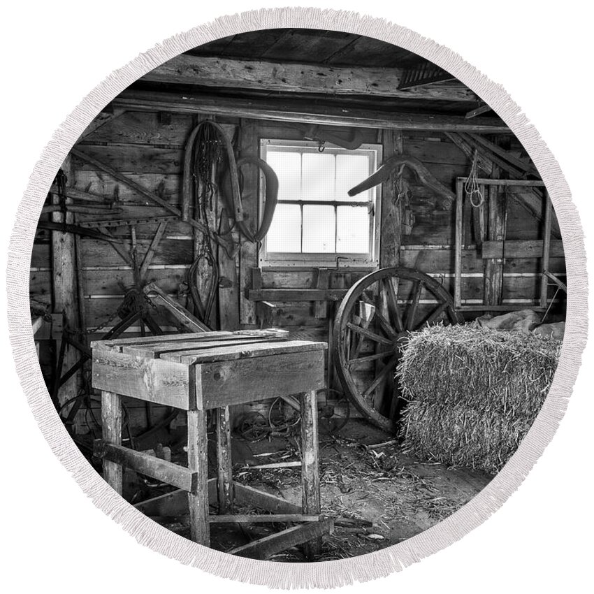 Canada Round Beach Towel featuring the photograph The Old Workshop by Mark Llewellyn