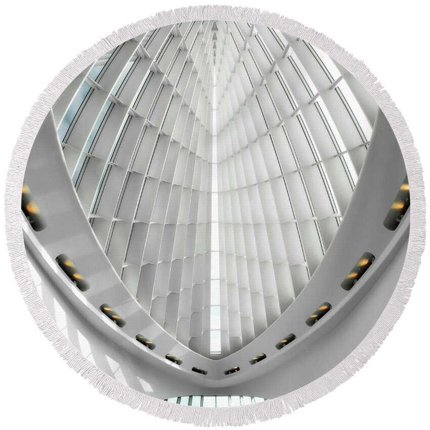 Milwaukee Art Museum Round Beach Towel featuring the photograph The Palace Gates by Todd Klassy