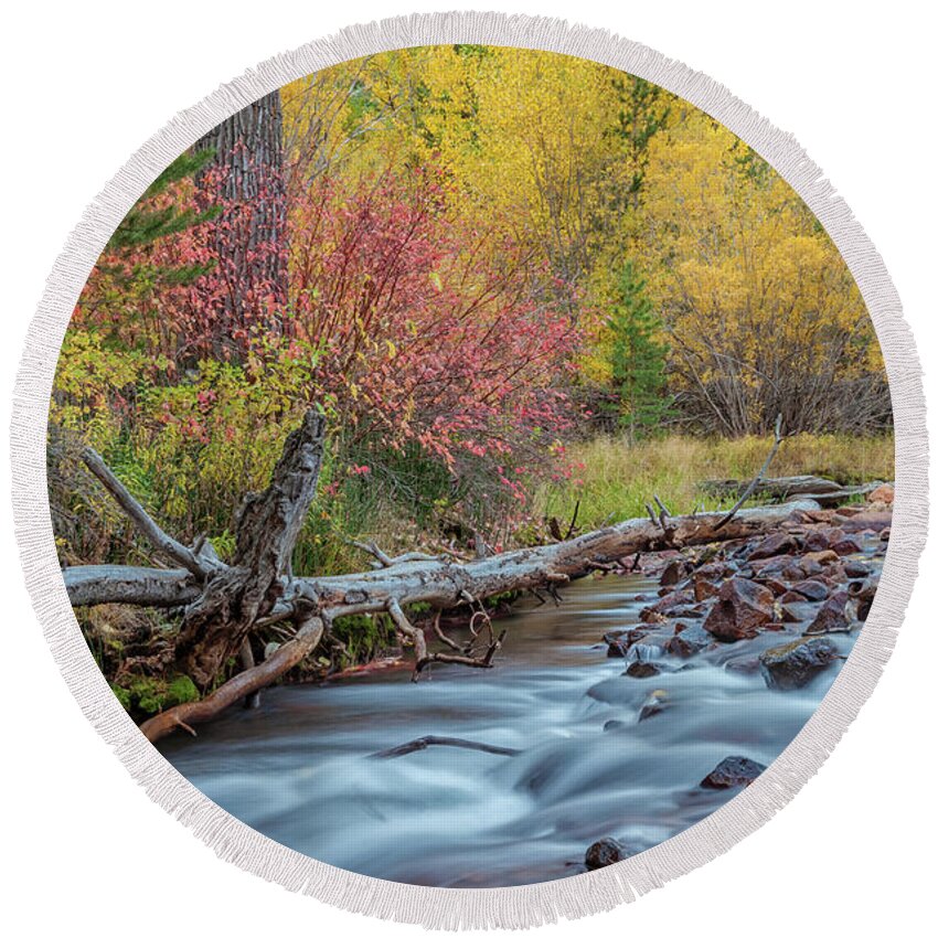 Fall Round Beach Towel featuring the photograph The Sierra Autumn by Jonathan Nguyen