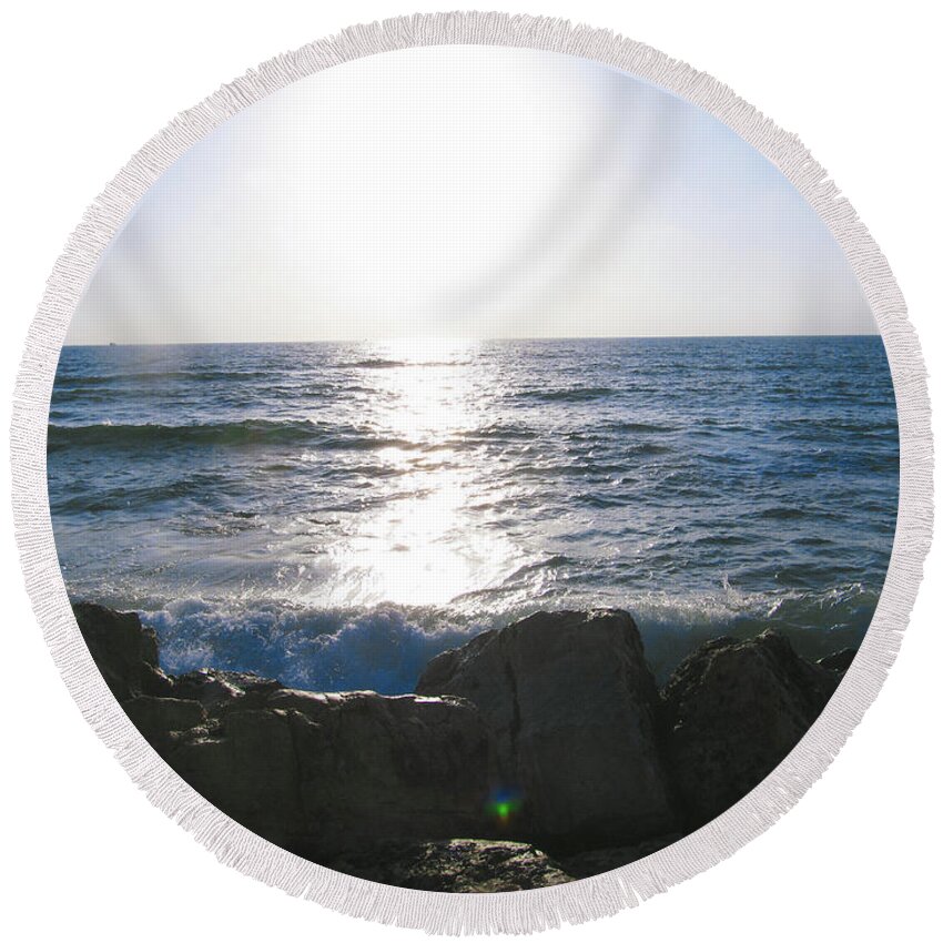 Sun Shot Round Beach Towel featuring the photograph The Son's Heartbeat by Donna L Munro