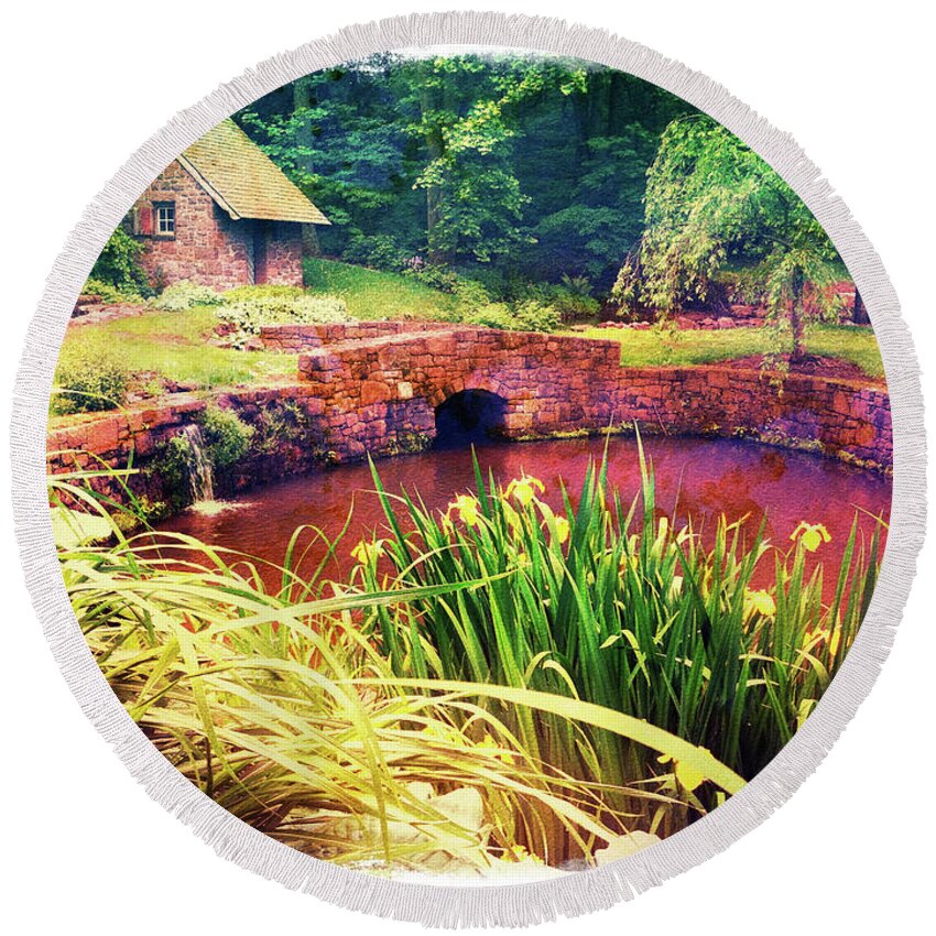 Springhouse Round Beach Towel featuring the photograph The Springhouse by Kevyn Bashore