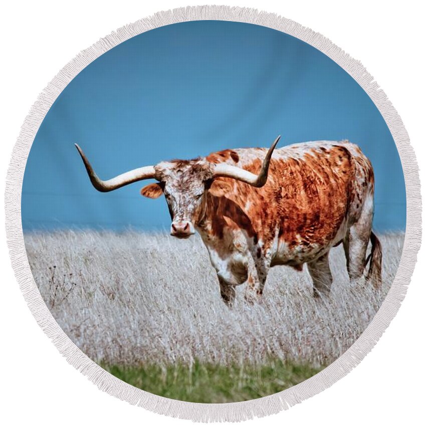 Longhorn Round Beach Towel featuring the photograph The Texas Longhorn by Linda Unger