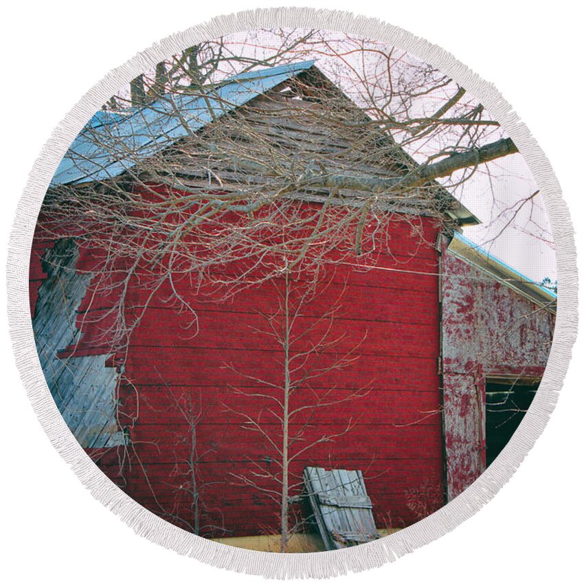 Barn Round Beach Towel featuring the photograph This Old Barn by Roberta Byram