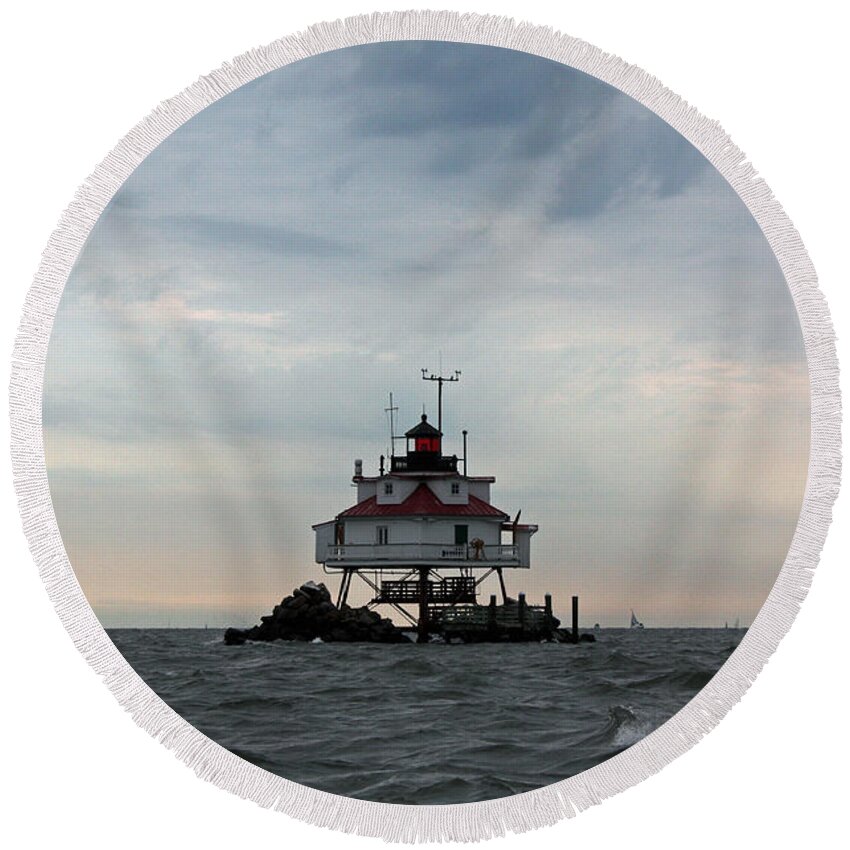 Thomas Round Beach Towel featuring the photograph Thomas Point Shoal Lighthouse - Icon of the Chesapeake Bay by Ronald Reid