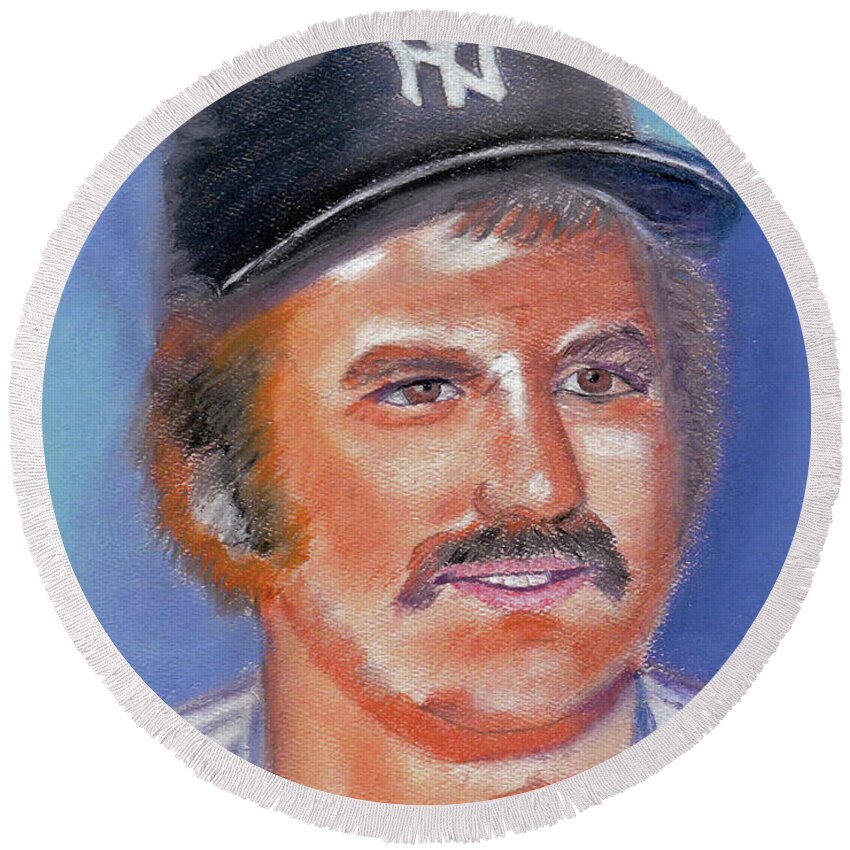 Thurman Round Beach Towel featuring the painting Thurman Munson by William Bowers