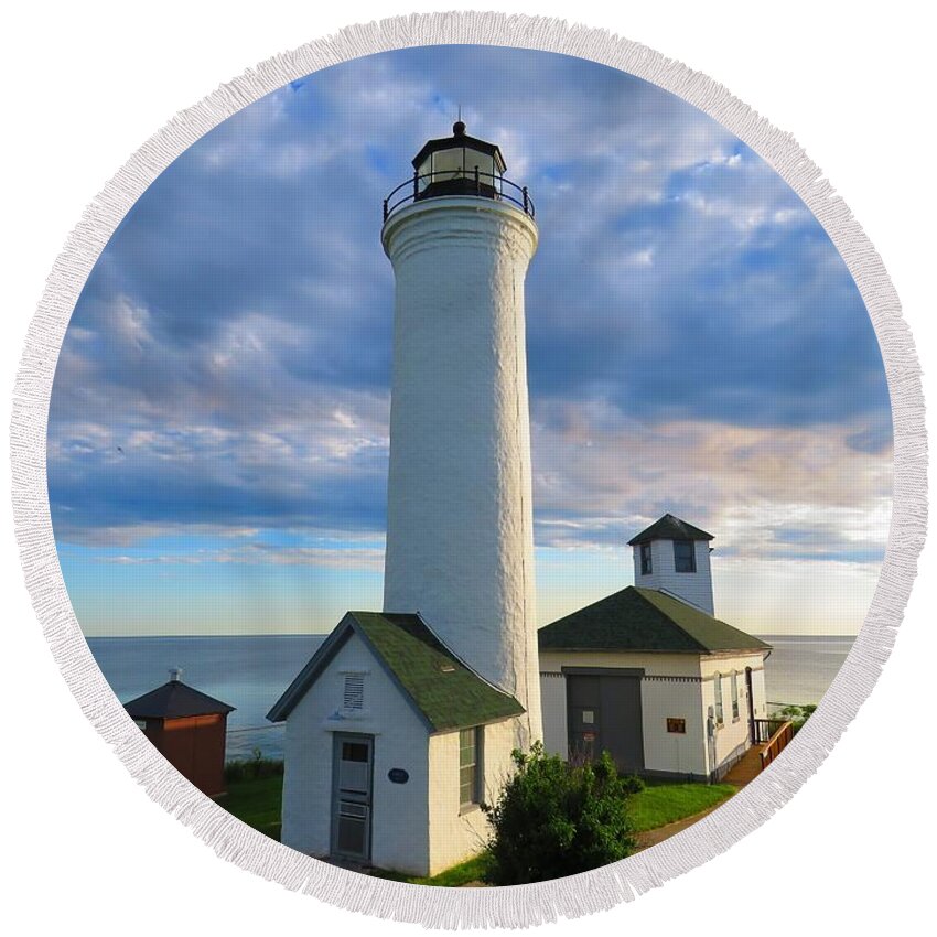 Tibbetts Point Lighthouse Round Beach Towel featuring the photograph Tibbetts Point Lighthouse in June by Dennis McCarthy