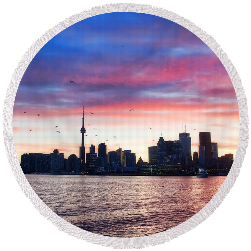 Toronto Round Beach Towel featuring the photograph Toronto Skyline by Tammy Wetzel