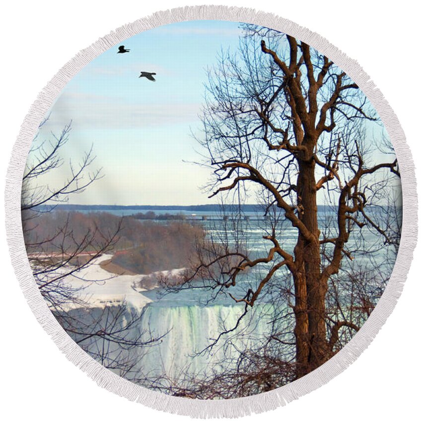 Tree Round Beach Towel featuring the photograph Tree Overlooking the Falls by Tammy Wetzel