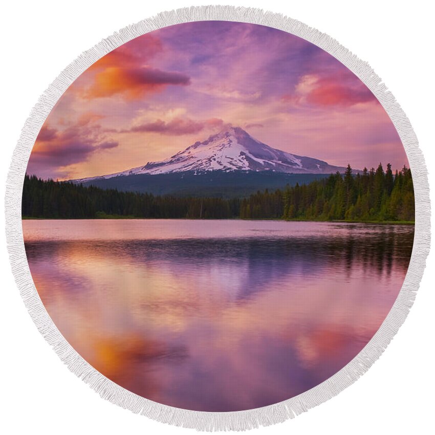Sunset Round Beach Towel featuring the photograph Trillium Lake Pastels by Darren White