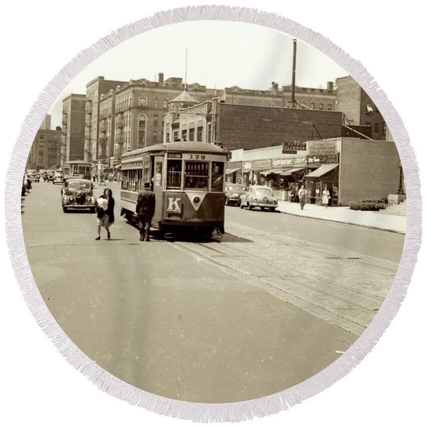 Trolley Round Beach Towel featuring the photograph Trolley Time by Cole Thompson