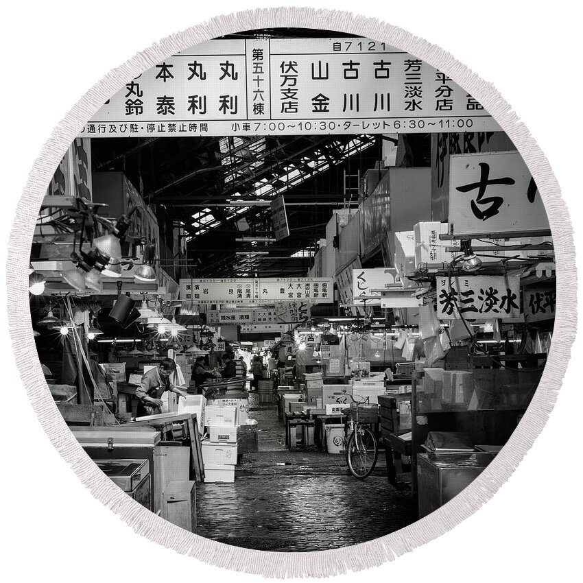 People Round Beach Towel featuring the photograph Tsukiji Shijo, Tokyo Fish Market, Japan by Perry Rodriguez