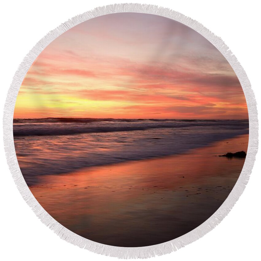 Landscapes Round Beach Towel featuring the photograph Encinitas Waves by John F Tsumas