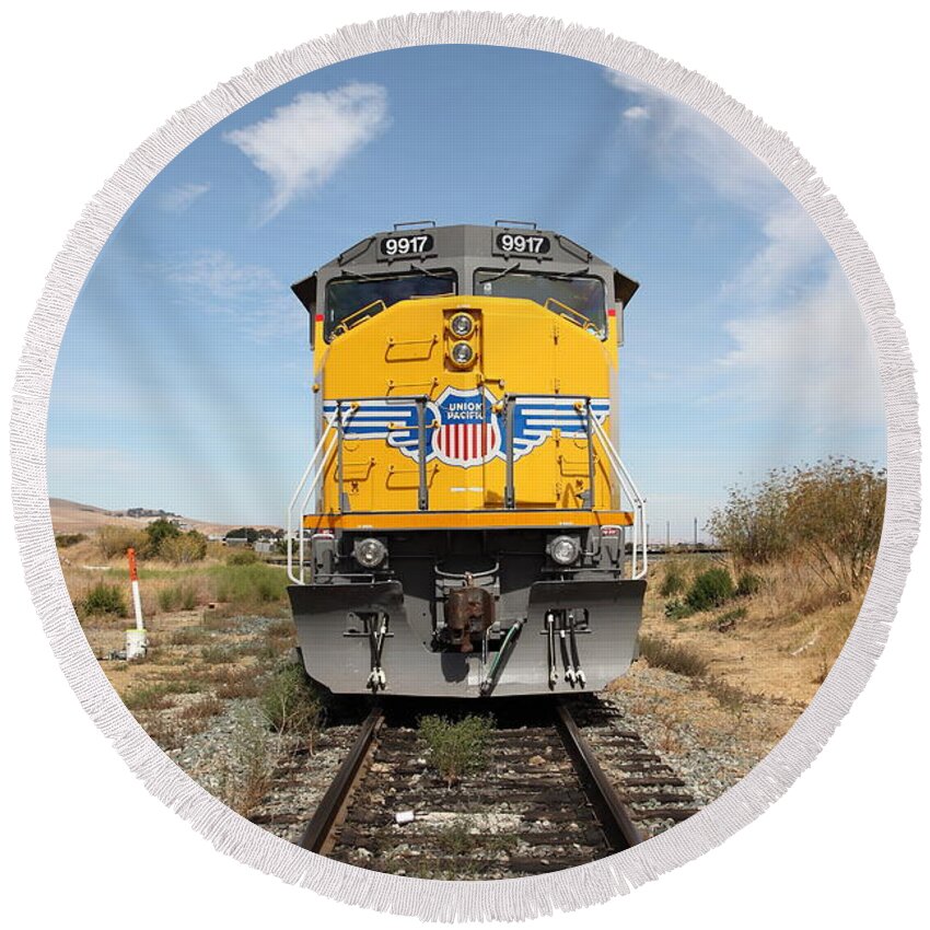Bay Area Round Beach Towel featuring the photograph Union Pacific Locomotive Trains . 5D18644 by Wingsdomain Art and Photography