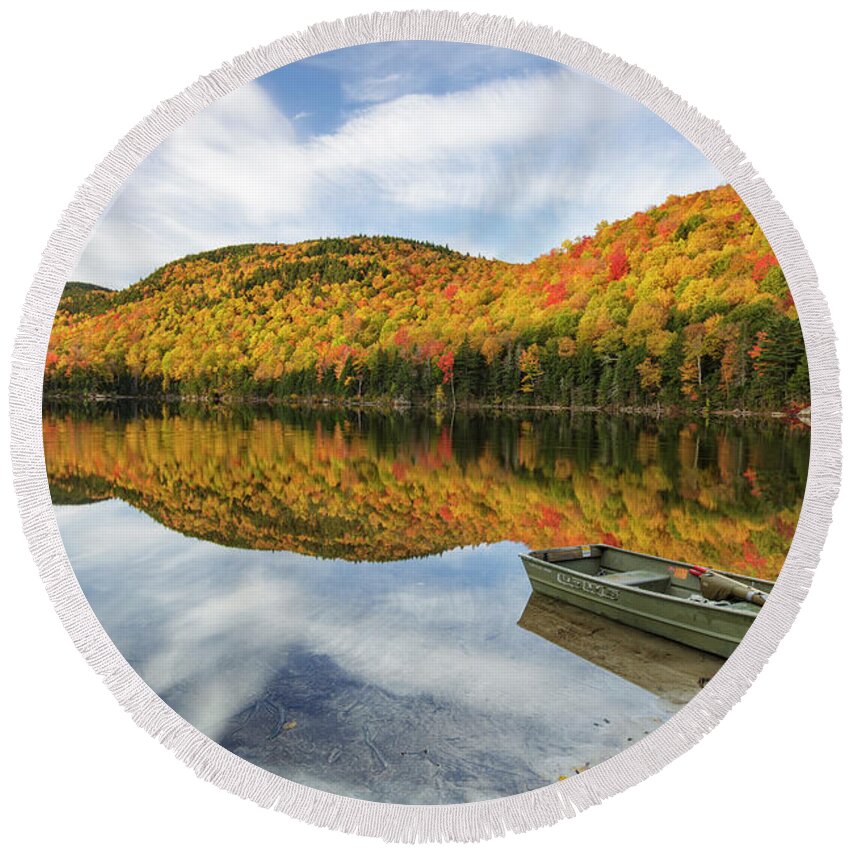 America Round Beach Towel featuring the photograph Upper Hall Pond - Sandwich New Hampshire by Erin Paul Donovan