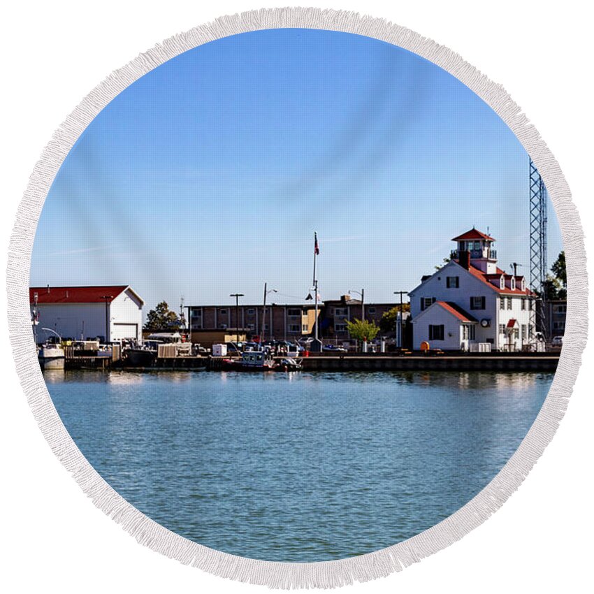 Uscg Round Beach Towel featuring the photograph USCG Rochester Station by William Norton